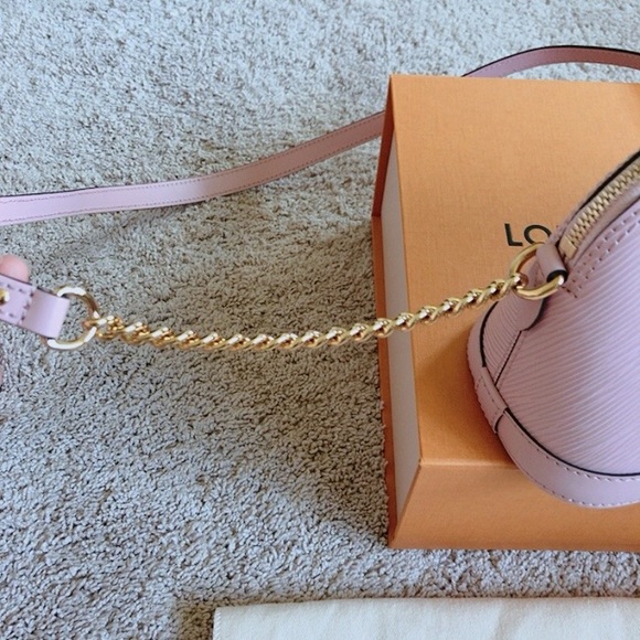 Louis Vuitton, Alma mini bag - Picture 7 of 13
